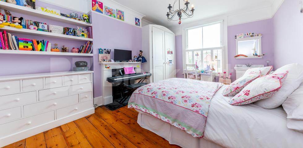 			STUNNING 4 BED WITH GARDEN! , 4 Bedroom, 1 bath, 1 reception House			 Hartham Road  , CALEDONIAN ROAD 